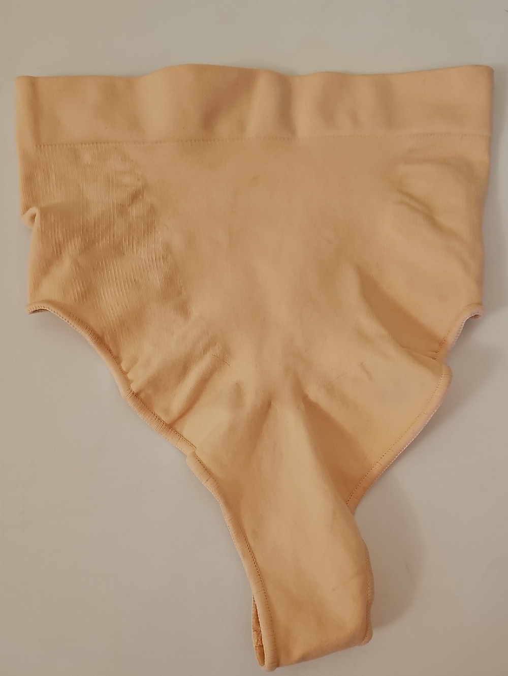 3117. NWT SKIMS Thong